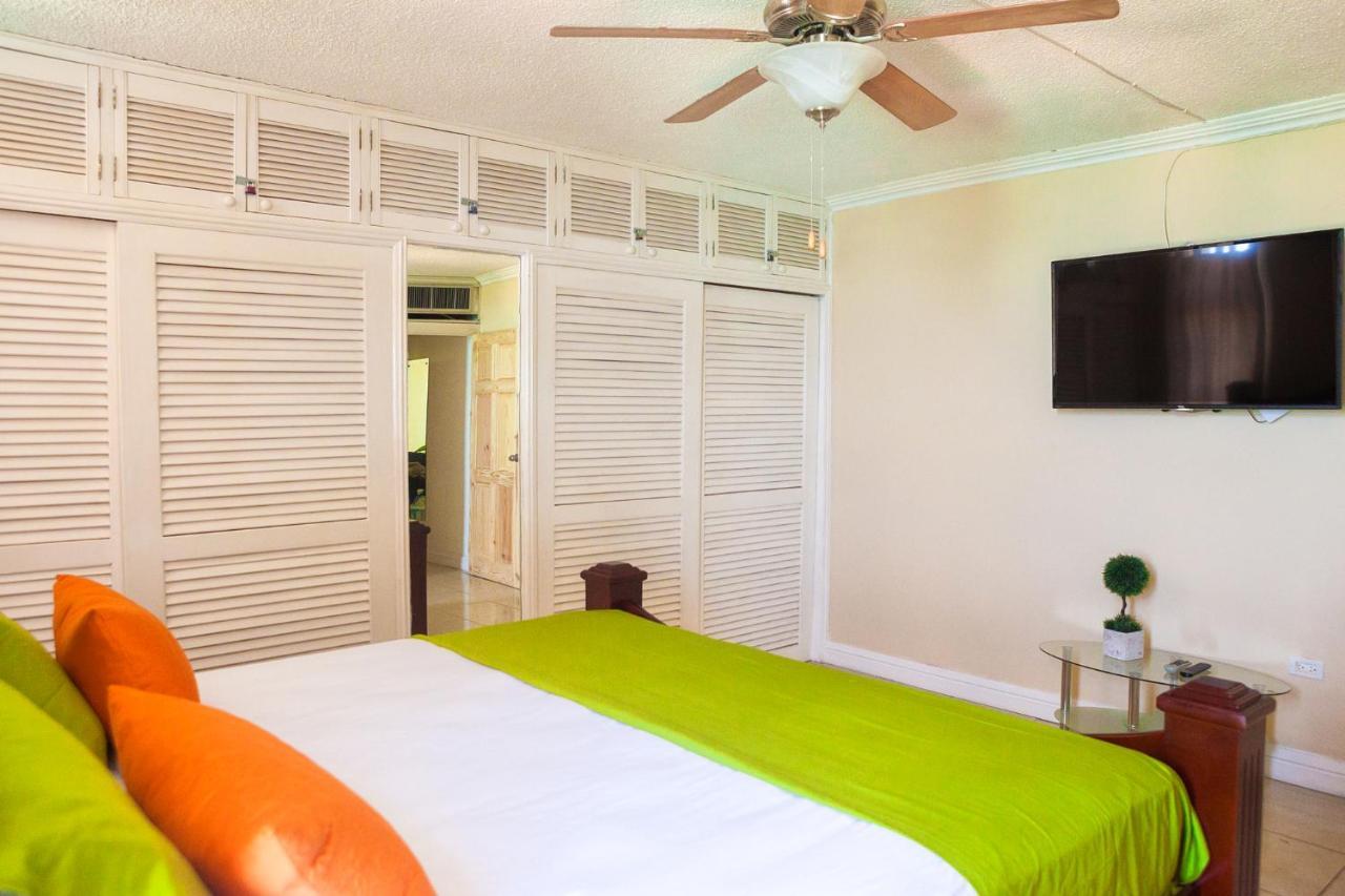 Montego Bay Club Apartments Kültér fotó