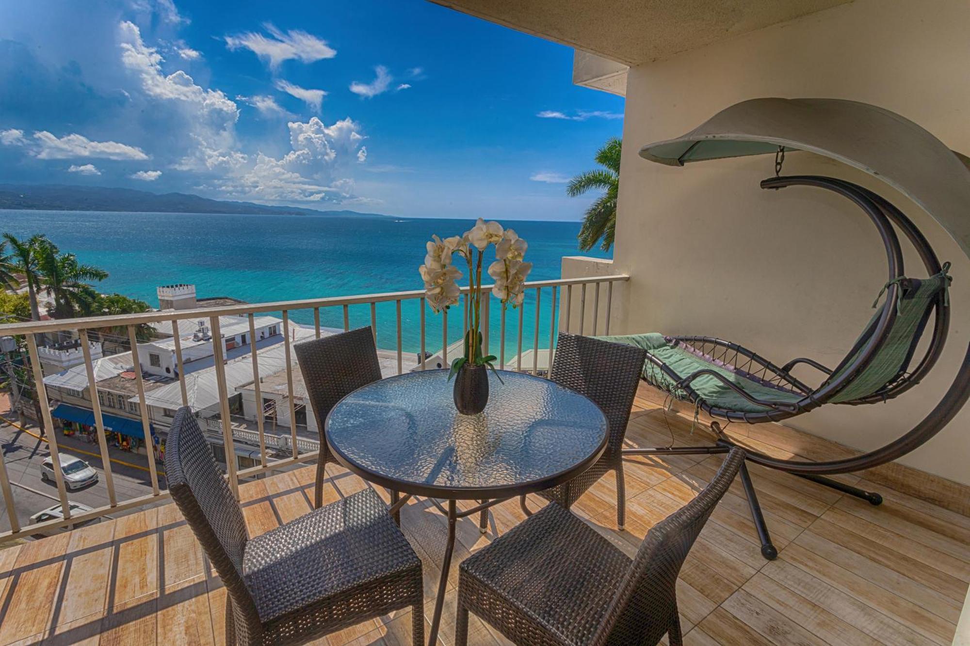 Montego Bay Club Apartments Kültér fotó