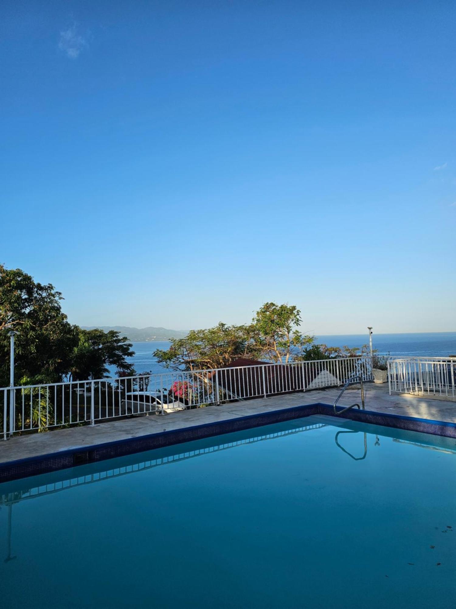 Montego Bay Club Apartments Kültér fotó
