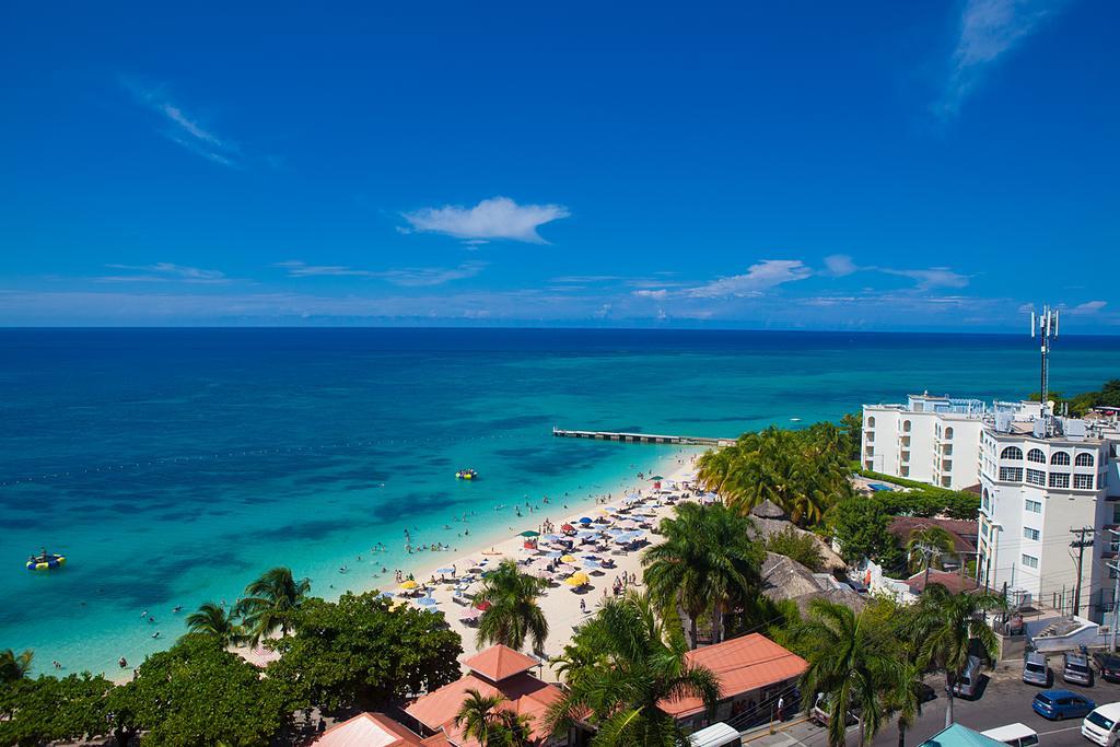 Montego Bay Club Apartments Kültér fotó